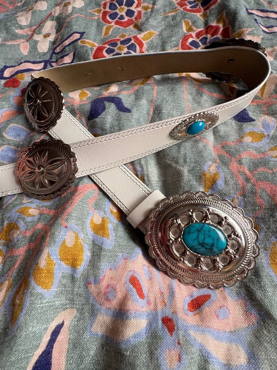 Vintage Accessories - Vintage Western Concho Belt – White Leather & Faux Turquoise